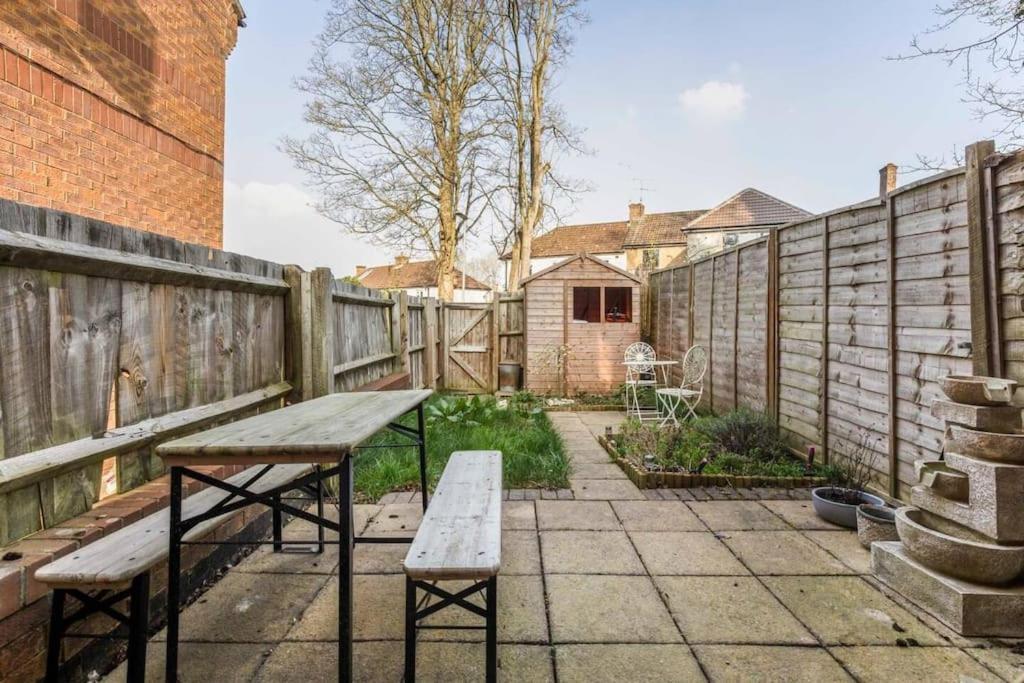 Quiet & Secluded St Albans Houseヴィラ エクステリア 写真