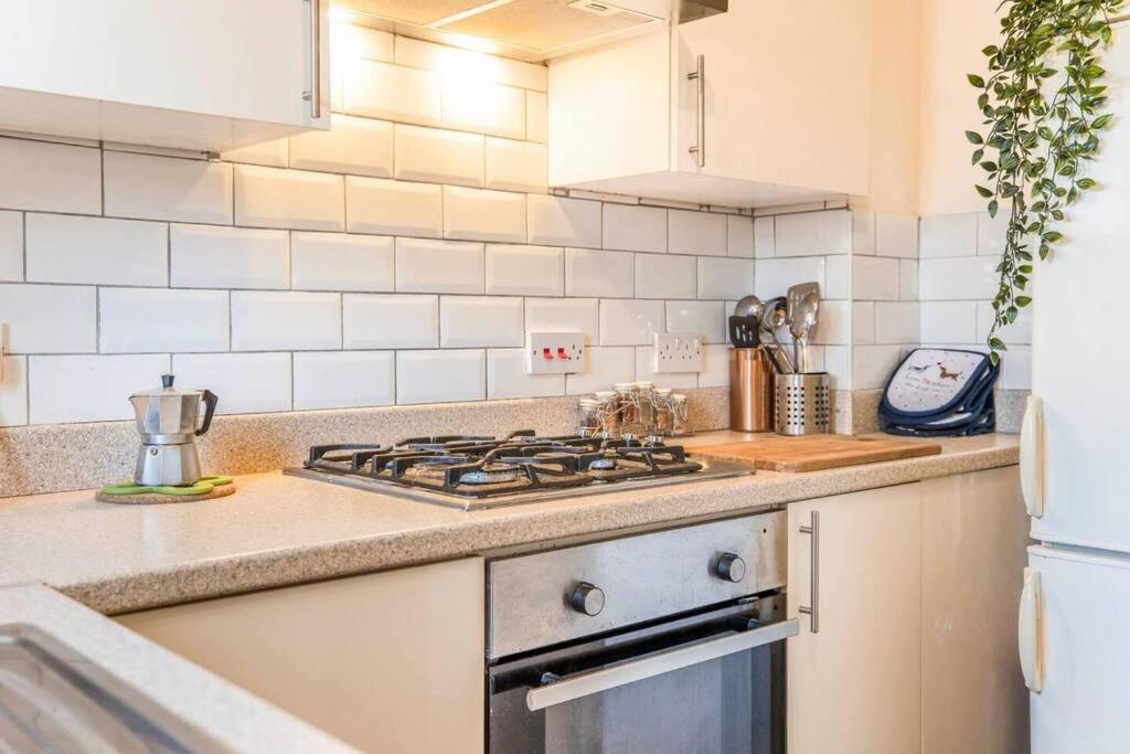 Quiet & Secluded St Albans Houseヴィラ エクステリア 写真