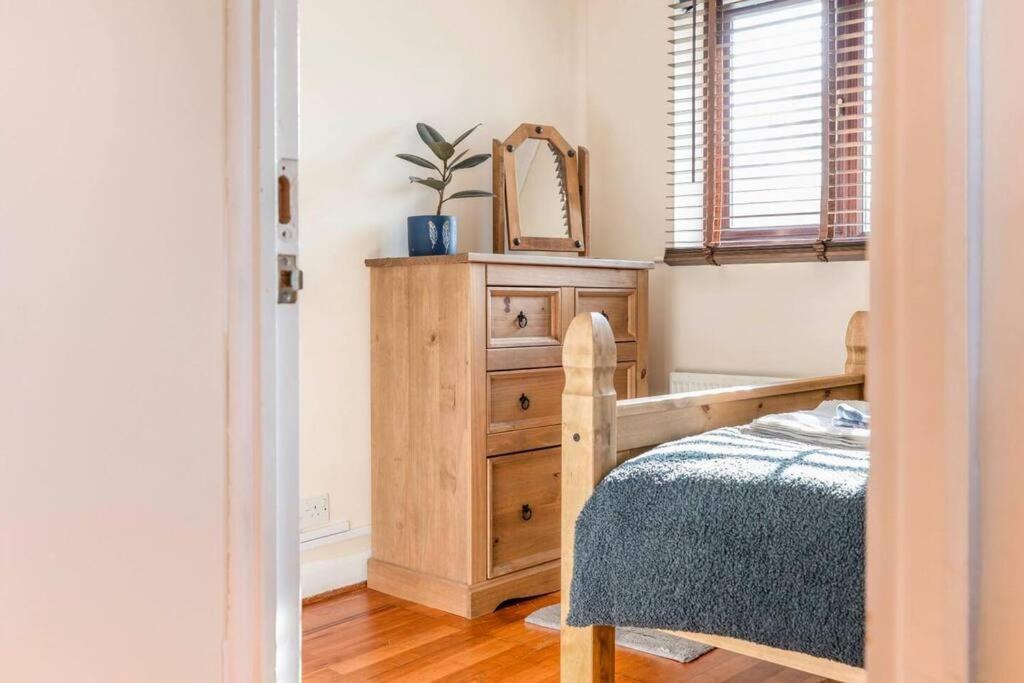 Quiet & Secluded St Albans Houseヴィラ エクステリア 写真